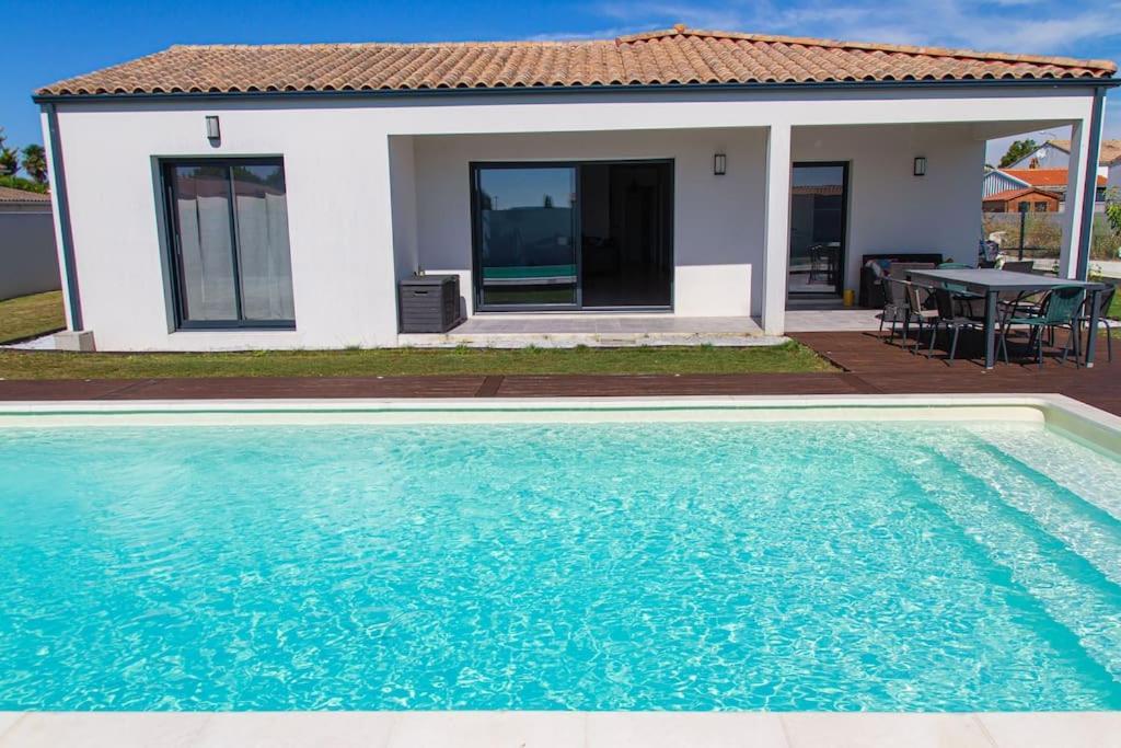 VILLA avec PISCINE chauffée trois chambres Saint-Sulpice-de-Royan Esterno foto