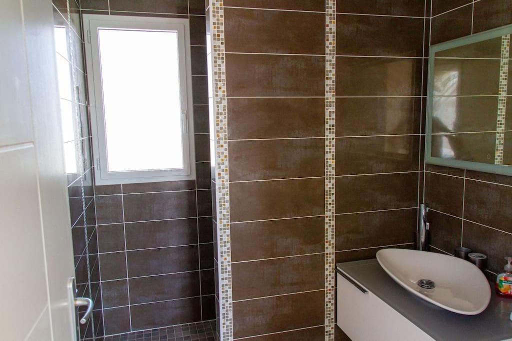 VILLA avec PISCINE chauffée trois chambres Saint-Sulpice-de-Royan Esterno foto